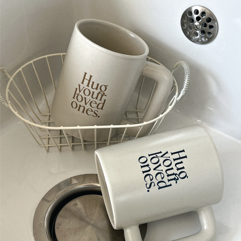 Mademoment Hug Love Mug (Navy/Brown)